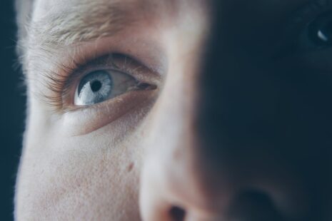 How Do Eyes Show Early Signs Of Alzheimer's?
